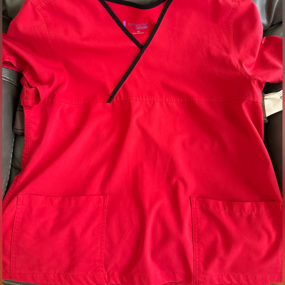Women’s scrub top